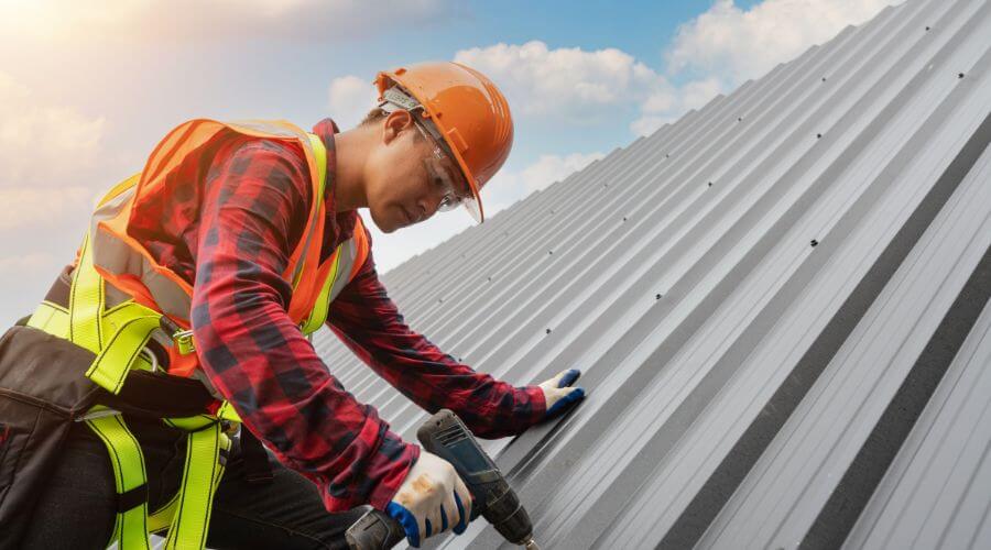 Professional gutter cleaning in Sutherlin, VA